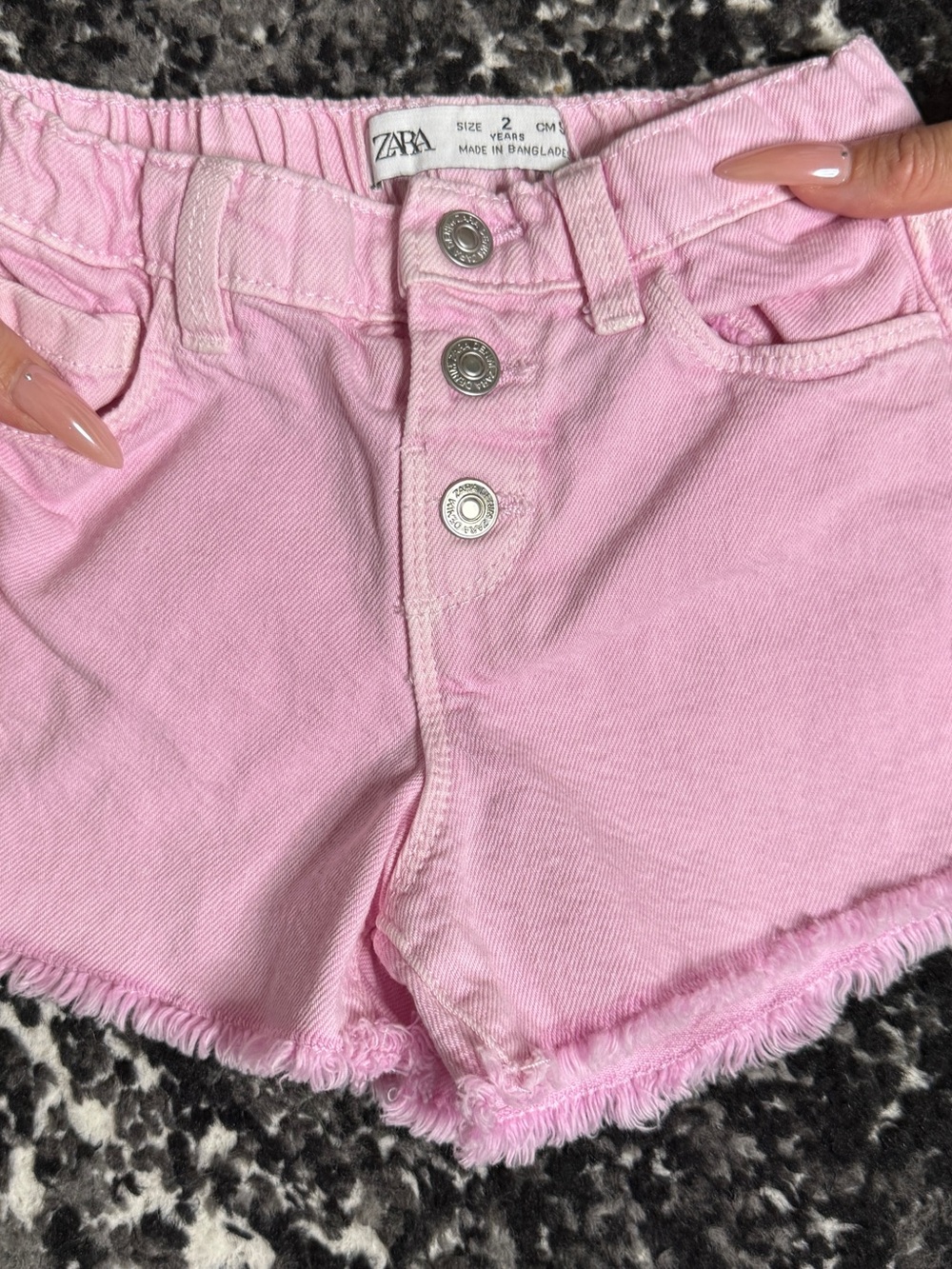 ZARA PINK DENIM SHORTS
Size 1 1/2